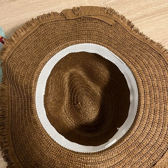 Summer hat 👒 - Picture 3 of 4
